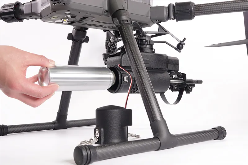 スプレー缶の着脱